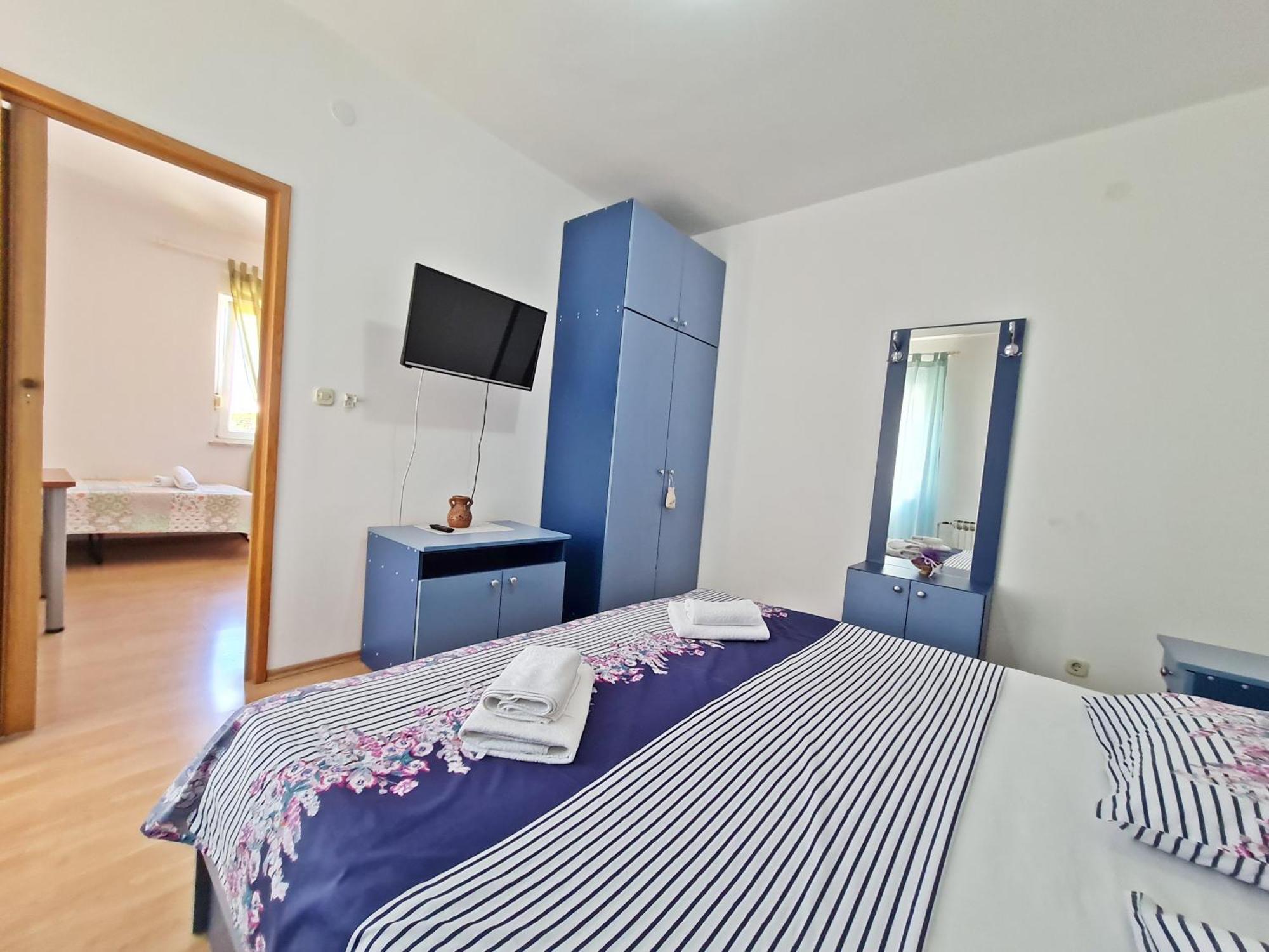 Rooms And Apartments Porat Стобреч Номер фото