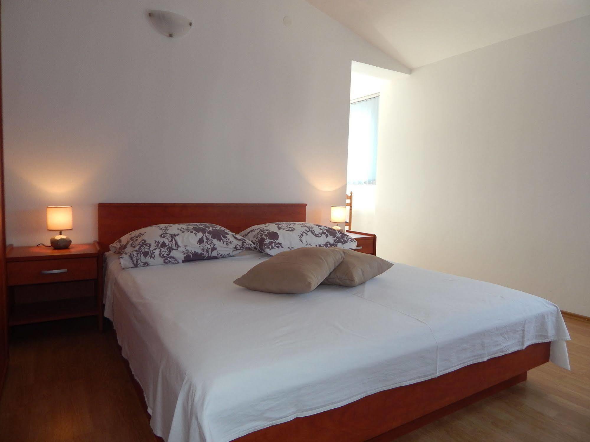Rooms And Apartments Porat Стобреч Екстер'єр фото