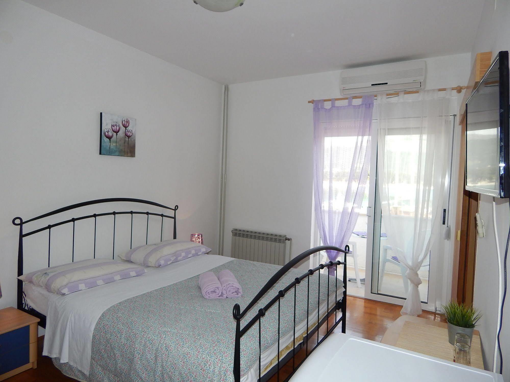 Rooms And Apartments Porat Стобреч Екстер'єр фото